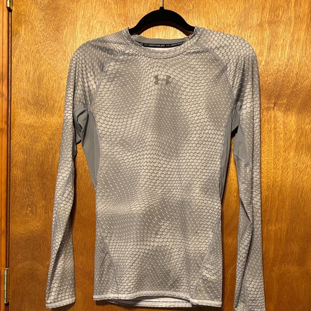 Under Armour Silver Textured Long Sleeve Top compression heatgear medium